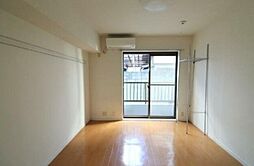 ステップ・ワン 1階1Kのリビング/ダイニング