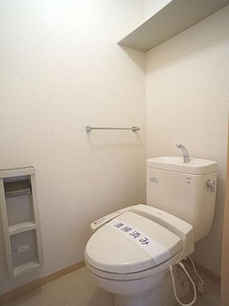 画像12:☆トイレには快適な温水洗浄便座付☆