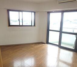 スターダスト新百合 4階2DKのリビング/ダイニング