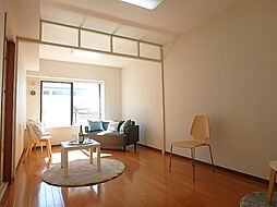 JR総武線 市川駅 徒歩13分の賃貸マンション 1階2LDKのリビング/ダイニング