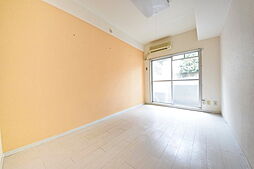 京王動物園線 多摩動物公園駅 徒歩5分の賃貸マンション 1階1Kのリビング/ダイニング