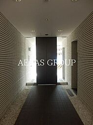 8 / 15