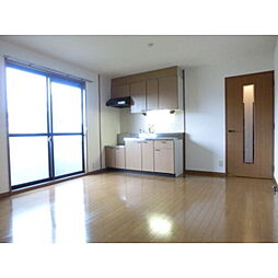 ティアラ渡辺 101 1階2LDKのリビング/ダイニング