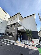 和泉府中駅より徒歩8分 1階 築2年の賃貸物件