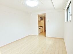 多摩都市モノレール 甲州街道駅 徒歩6分の賃貸マンション 2階1Kのリビング/ダイニング