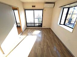 アドバンス多摩 2階2DKのリビング/ダイニング