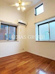 グランドソレイユ大岡 1階ワンルームのリビング/ダイニング