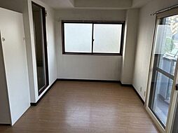 オーク三鷹 3階ワンルームのリビング/ダイニング