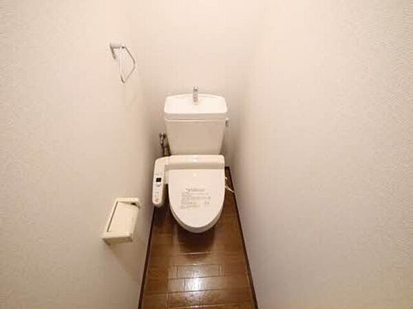 画像6:最近のトイレには欠かせない！温水洗浄便座☆あると毎日が快適！