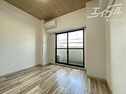 グランディール三津屋 2階1Kのリビング/ダイニング