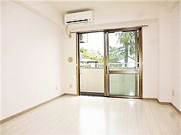 ウィン読売ランド 101 1階ワンルームのリビング/ダイニング