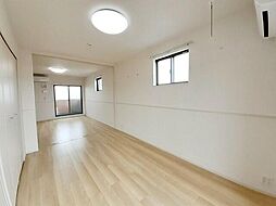 ポローニア F 3階1LDKのリビング/ダイニング