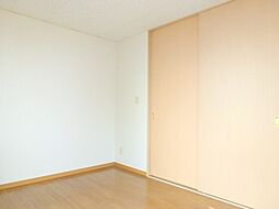 レオパレスやませ 1階2DKのリビング/ダイニング