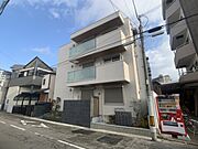 新開地駅より徒歩10分 築3年9ヶ月 3階建の賃貸物件