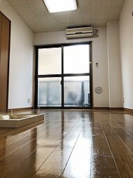 フルーレOMI 1階ワンルームのリビング/ダイニング