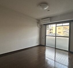 コーポ市川 3階1Kのリビング/ダイニング