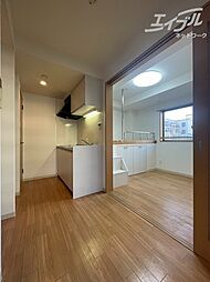 ミックコート東三国 4階1DKのリビング/ダイニング