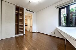 パークサイド野川公園 1階ワンルームのリビング/ダイニング