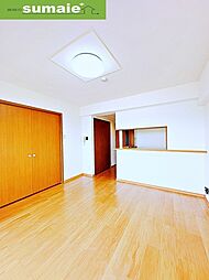 アズゥ−ル 1階2LDKのリビング/ダイニング