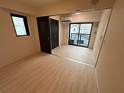 ピーニャ市川 4階1LDKのリビング/ダイニング