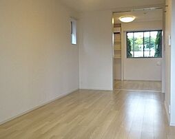 ヤングウッズ柏の葉I 1階1LDKのリビング/ダイニング