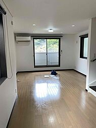 新宿戸山三丁目戸建 3LDKのリビング/ダイニング