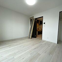 ジーメゾン大宮日進ウエスト 3階1Kのリビング/ダイニング