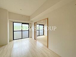 グッドフラット浦安 1階2LDKのリビング/ダイニング