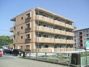 日南駅よりバス2分 徒歩6分 築16年9ヶ月 4階建の賃貸物件