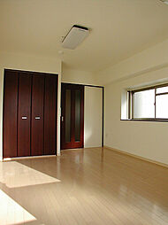 インベスト北梅田 2階1Kのリビング/ダイニング