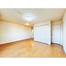 レガーロ C104 1階ワンルームのリビング/ダイニング