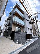 今川駅より徒歩8分 築1年9ヶ月 3階建の賃貸物件