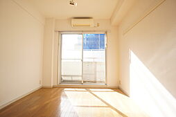 エスポアエトワール 105 1階1Kのリビング/ダイニング