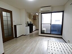 レモングラス 101 1階ワンルームのリビング/ダイニング