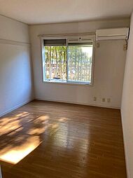 クローブハウス 1階ワンルームのリビング/ダイニング