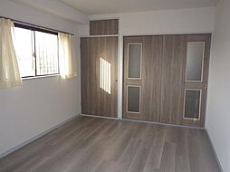 ローヤル・ビュー 1階2DKのリビング/ダイニング