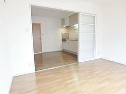 シャトルファーム 205 2階3DKのリビング/ダイニング