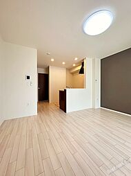 ストレリチア 1階1LDKのリビング/ダイニング