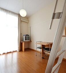 レオパレスＭＫ 2階1Kのリビング/ダイニング