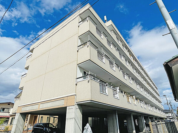 apartment 福島県郡山市昭和１丁目12-4
地図を見る