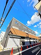 深井駅より徒歩15分 築2年 3階建の賃貸物件