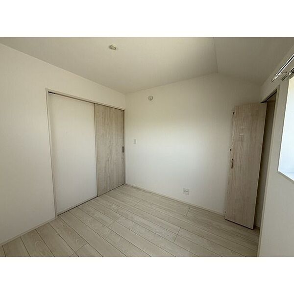 detached 東京都八王子市子安町２丁目35-12

地図を見る