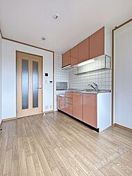 トリニティーグレース 3階1DKのリビング/ダイニング