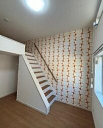 クリムゾンハイツ的場 1階1Kのリビング/ダイニング