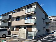厚木駅より徒歩8分 築1年11ヶ月 3階建の賃貸物件