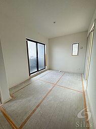 JR山陰本線 花園駅 徒歩10分の賃貸アパート 3階1DKのリビング/ダイニング