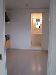 フレヴェール A201 2階1DKのリビング/ダイニング