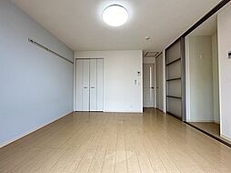 ミストグラス 101 1階ワンルームのリビング/ダイニング