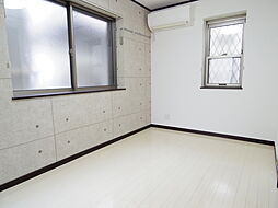 イルビラージュ王子 1階ワンルームのリビング/ダイニング