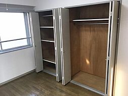 フォレストコート 5階2DKのリビング/ダイニング